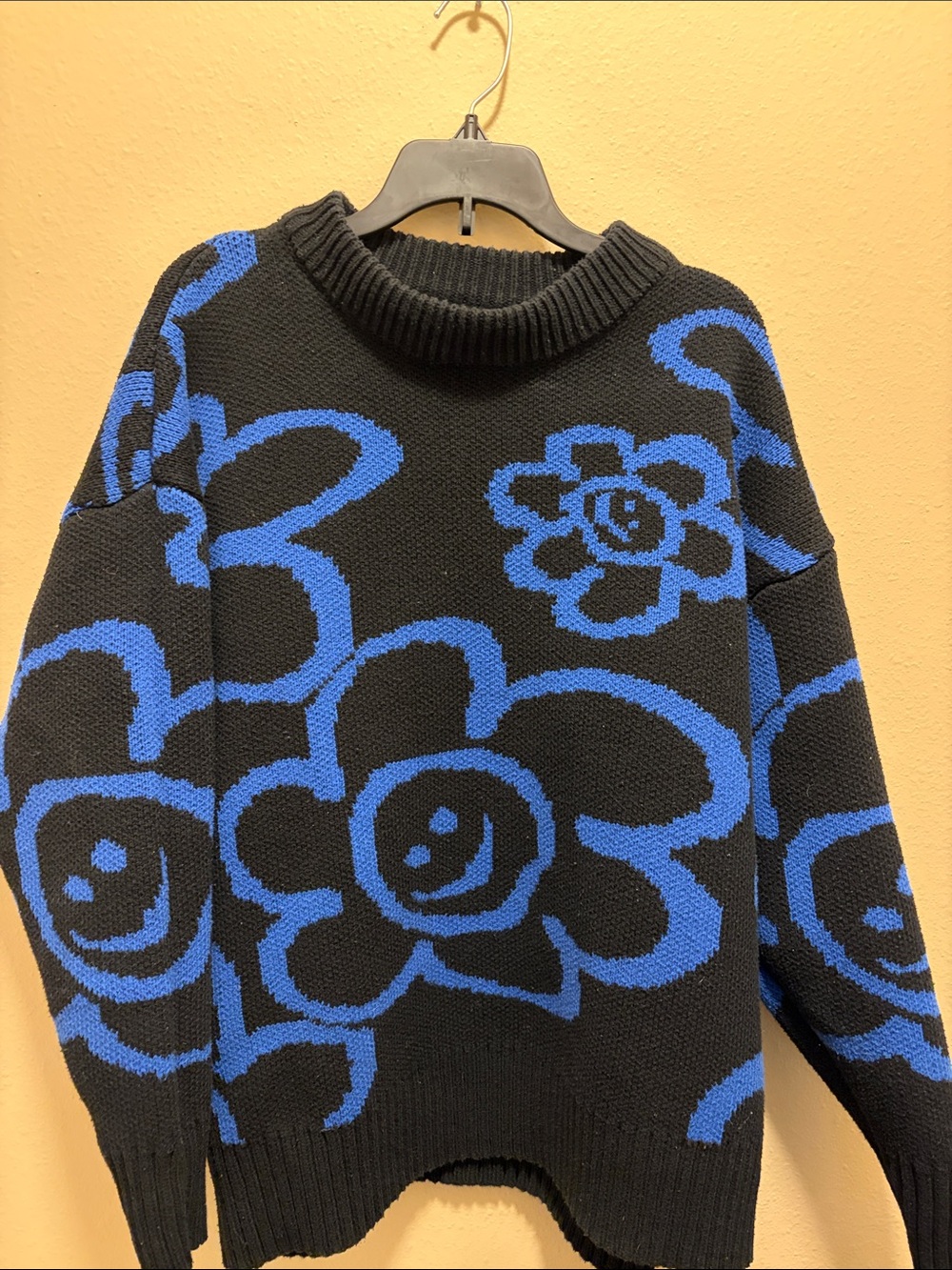 Forever 21 Black and Blue Floral Turtleneck Sweater